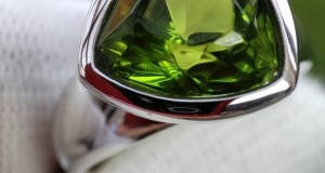 925 Inel argint cu chihlimbar verde masura 16