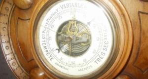 Pendula franceza anul 1850 cu termometru si barometru