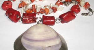colier oriental  coral ,perle si sidef cu pandantiv scoica sidef