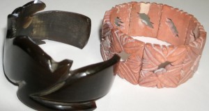 bratara lemn santal sculptat pe elastic si bratara carapace