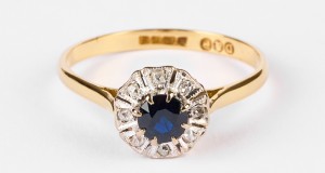 Inel din aur de 18 karate cu diamante naturale si safir natural-cu certificat de expertiza