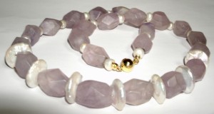 colier pietre naturale ametist si perle baroc,