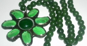 colier pietre jad cu pandantiv floare cristal murano,art deco,vintage