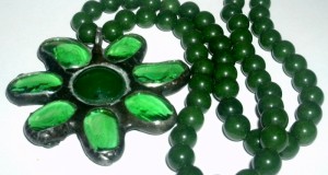 colier pietre jad cu pandantiv floare cristal murano,art deco,vintage