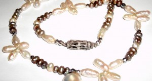 colier art deco perle albe si perle negre semnat designer ,vintage