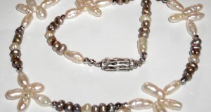 colier art deco perle albe si perle negre semnat designer ,vintage