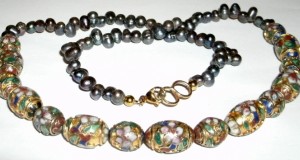 colier perle negre baroc si elemente cloisonne
