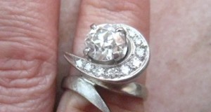 (filmare) inel aur 14k diamante si moissanite