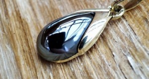 Pandantiv aur 14k cu hematit natural unicat SP