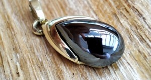Pandantiv aur 14k cu hematit natural unicat SP