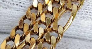 Lantisor lant aur 14k retro Figaro zale pline cu cruciulita cruce aur 16.18g.