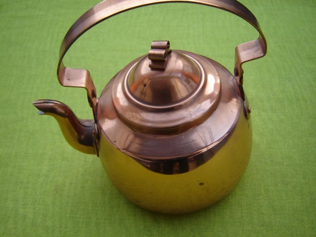 Ceainic suedez din cupru