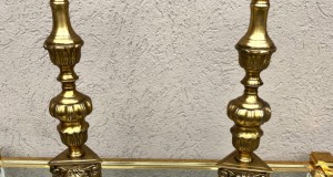 Superbe 2 sfesnice din bronz masiv-decoruri deosebite-Anglia