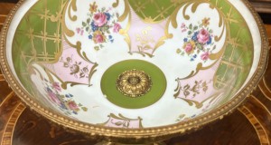Superb centru de masa in stil Sevres-portelan-alama-bronz d ore-pictura manuala-decoruri florale-Franta