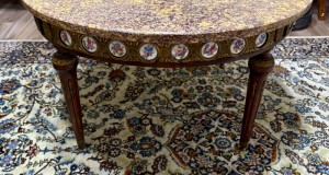 Superba masa stil Louis XVI-lemn sculptat manual-blat marmura-decoruri bronz-medalioane portelan-Franta