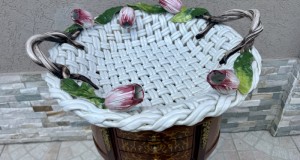 Impozanta fructiera-centru de masa-ceramica Bassano-ornamente florale-Italia